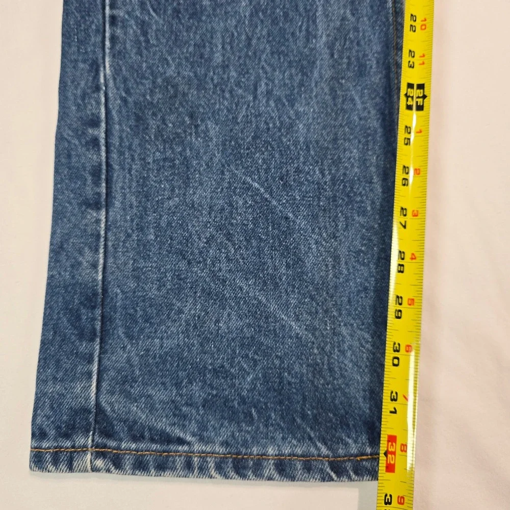 Vintage Levis 505 Mens Straight Leg Jeans Medium Wash Blue Denim 37x32‎ Zip Fly